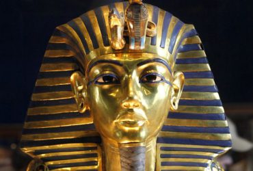 Tutankhamun death mask